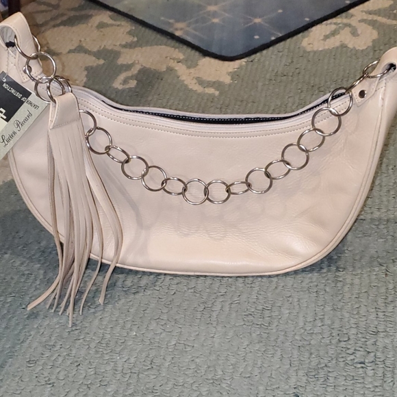 BNWT Half moon shape purse - Picture 1 of 12
